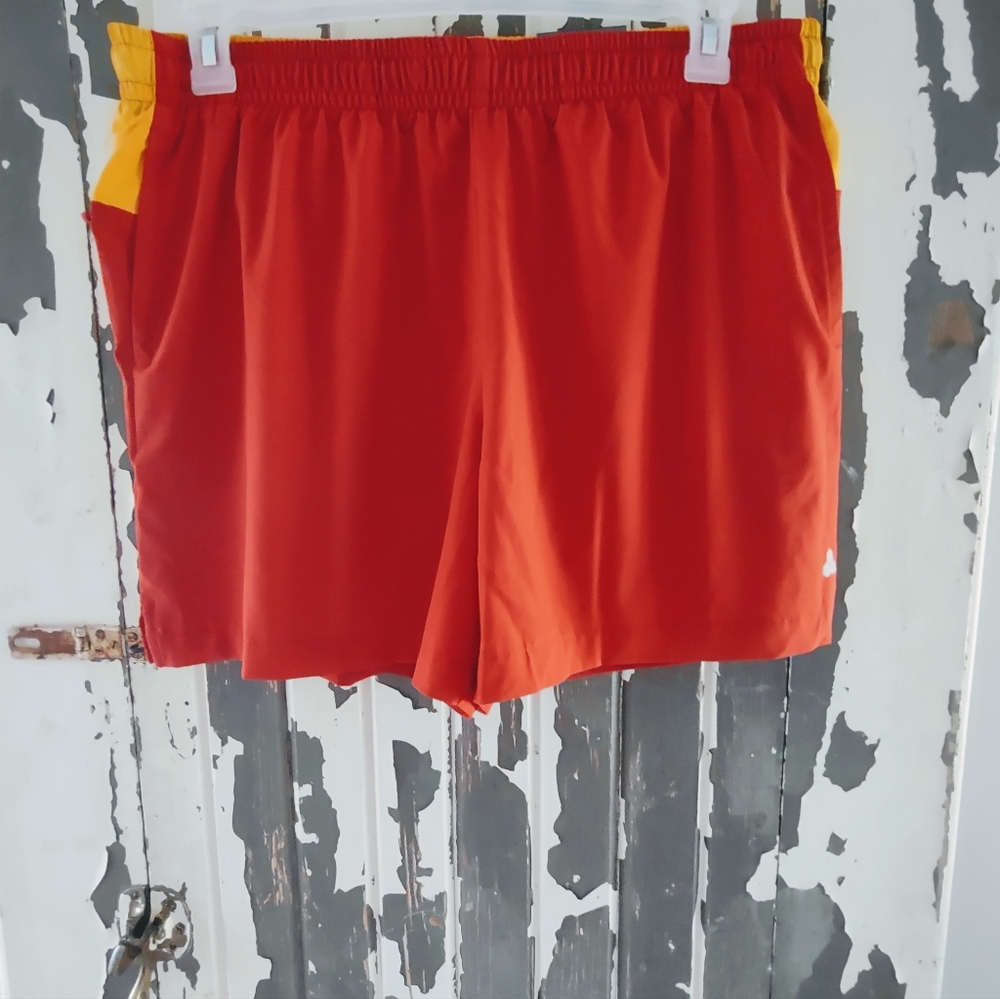 NWT $30 LARGE TEK GEAR REFLECTIVE RUNNING SHORTS